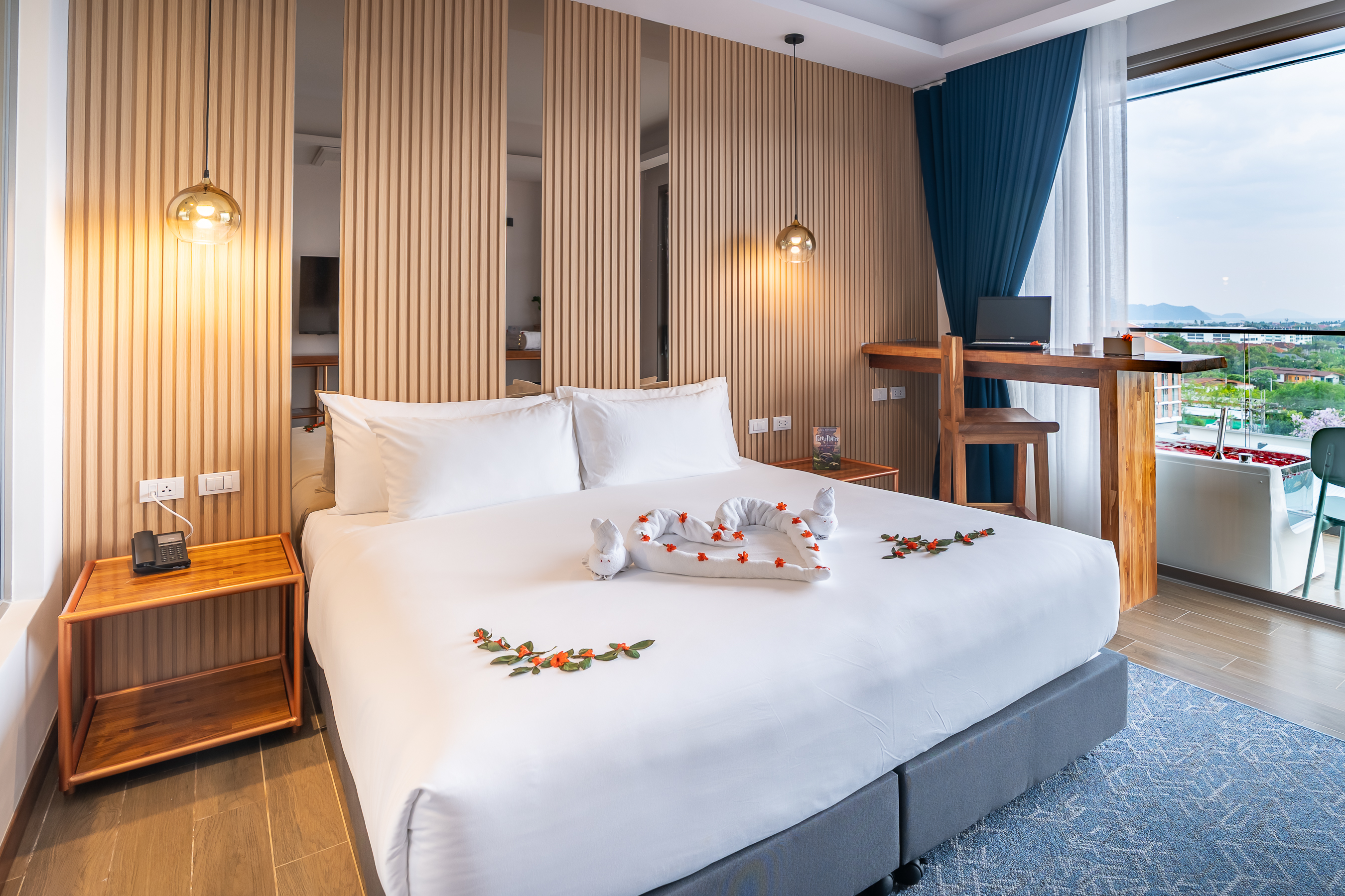 The Blue Mavi hotel logo